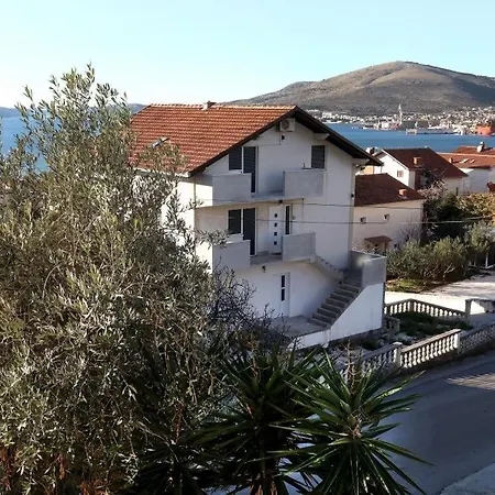 In Okrug Gornji With Sea View, Balcony, Air Conditioning, Wifi 5059-5 特罗吉尔