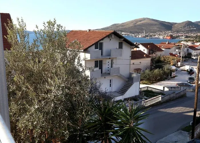 In Okrug Gornji With Sea View, Balcony, Air Conditioning, Wifi 5059-5 特罗吉尔