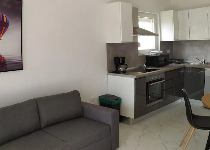 In Okrug Gornji With Sea View, Balcony, Air Conditioning, Wifi 5059-5 * 特罗吉尔